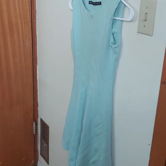 Dress - Picture 2 of 4